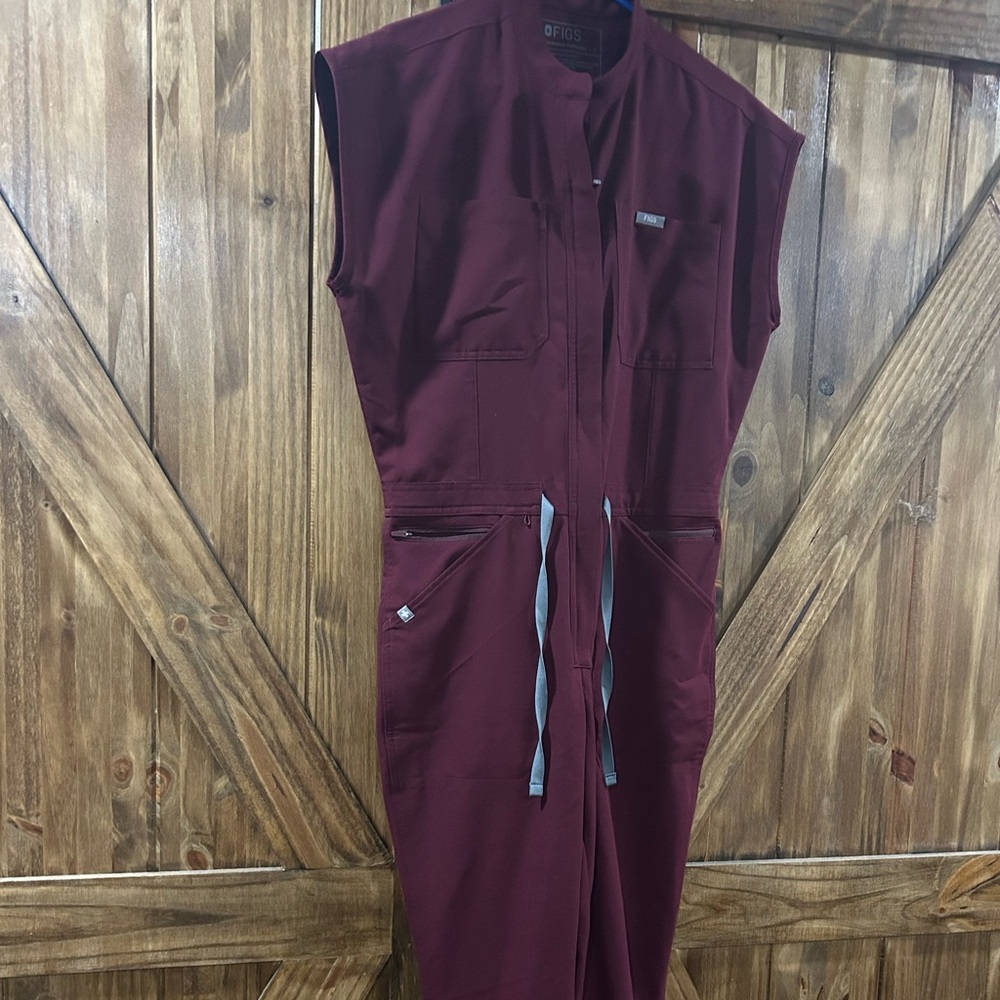Figs Jumpsuit Size Small Color Burgandy 
Only worn once $75